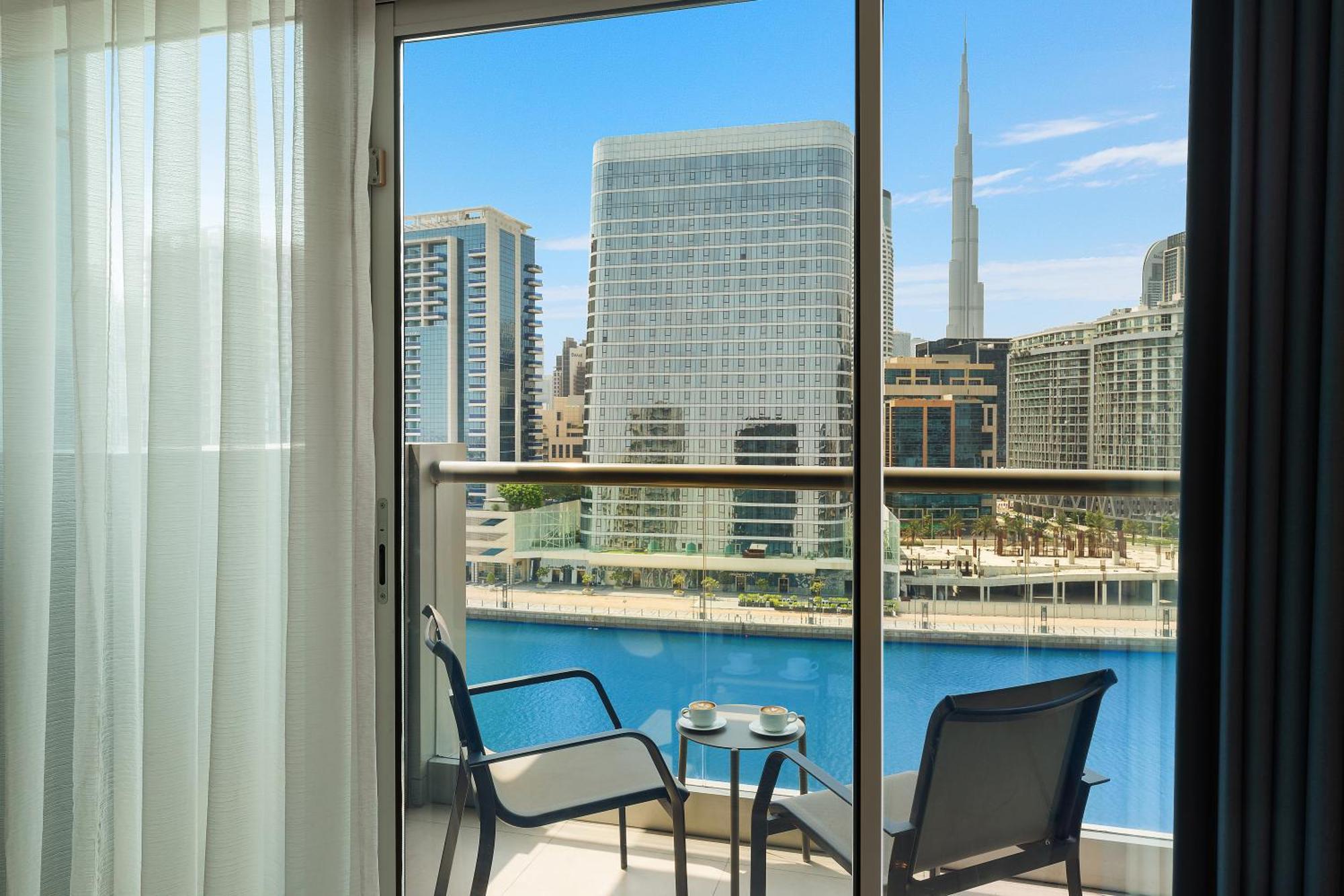 Royal Continental Suites Business Bay - Deluxe Apartments Dubaï Extérieur photo View from a balcony